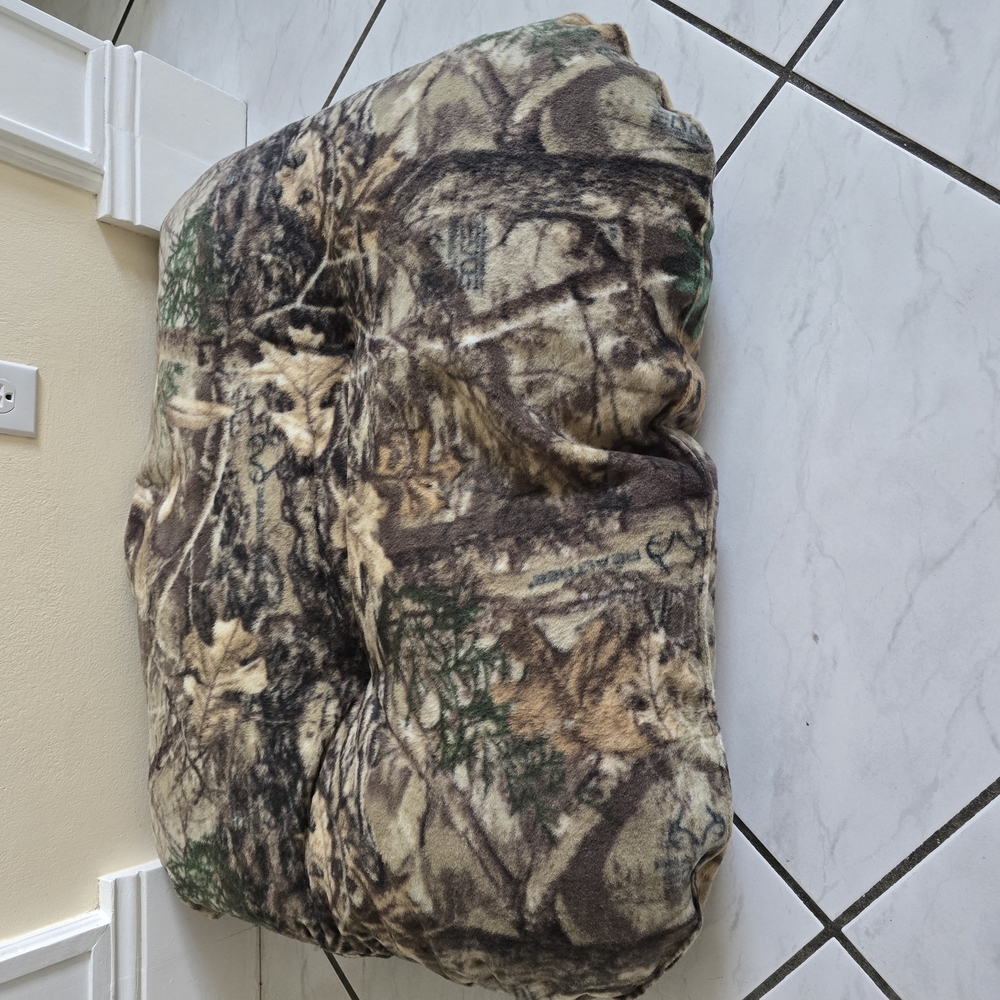 Camouflage Pet Bed New Large 33x28 Inches 2 Available